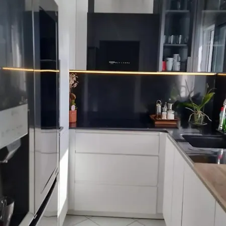 Sunny With Private Pool In + Enclosed Garden Κάλπε