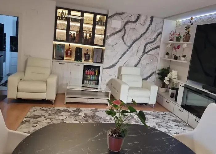 Villa Sunny With Private Pool In + Enclosed Garden