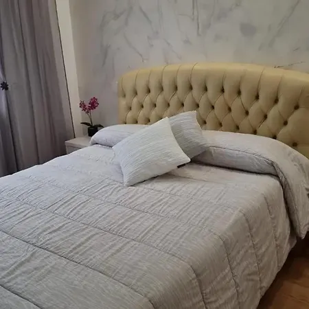 Sunny With Private Pool In + Enclosed Garden Вілла Кальпе