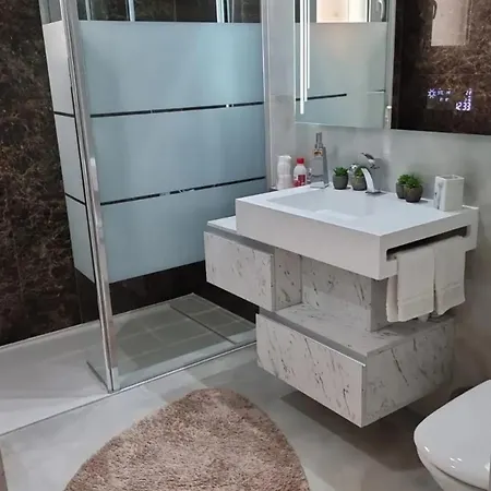 Sunny With Private Pool In + Enclosed Garden Кальпе